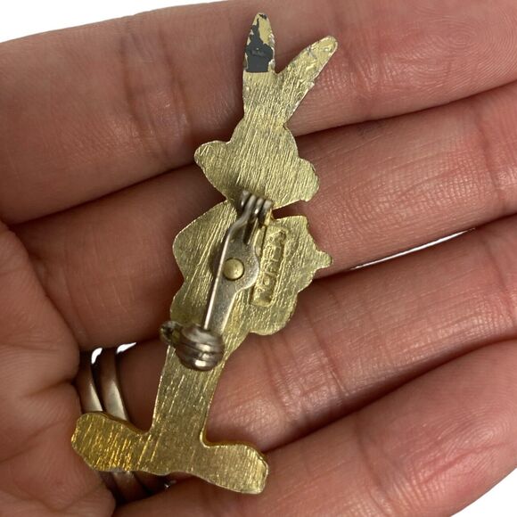 Looney Tunes Bugs Bunny Brooch 2" Pin Goldtone Enamel Warner Bros VTG C14Q - Picture 6 of 6